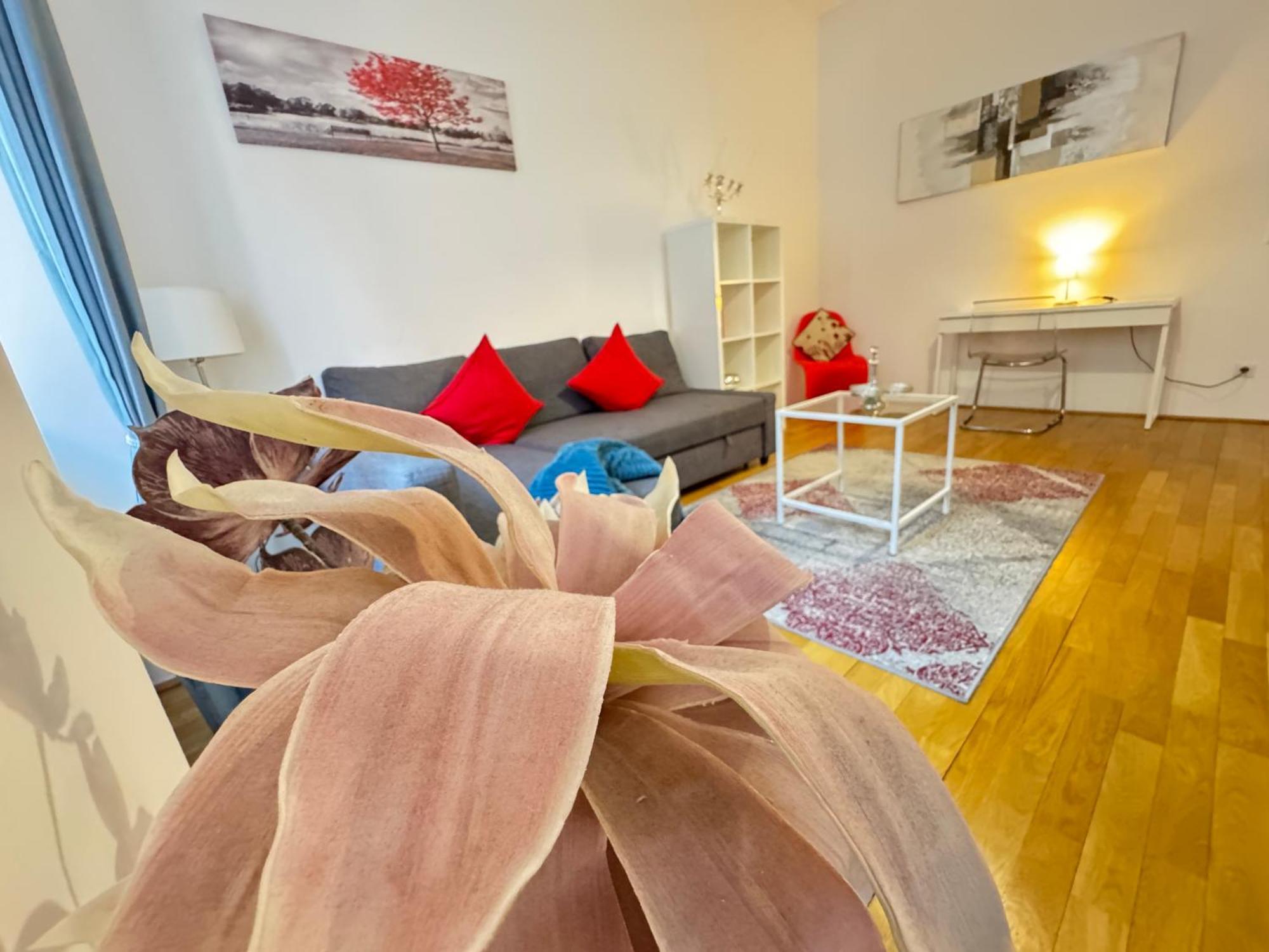 Charming Flat & Balcony Near Central Station L Bg5 Βιέννη Εξωτερικό φωτογραφία